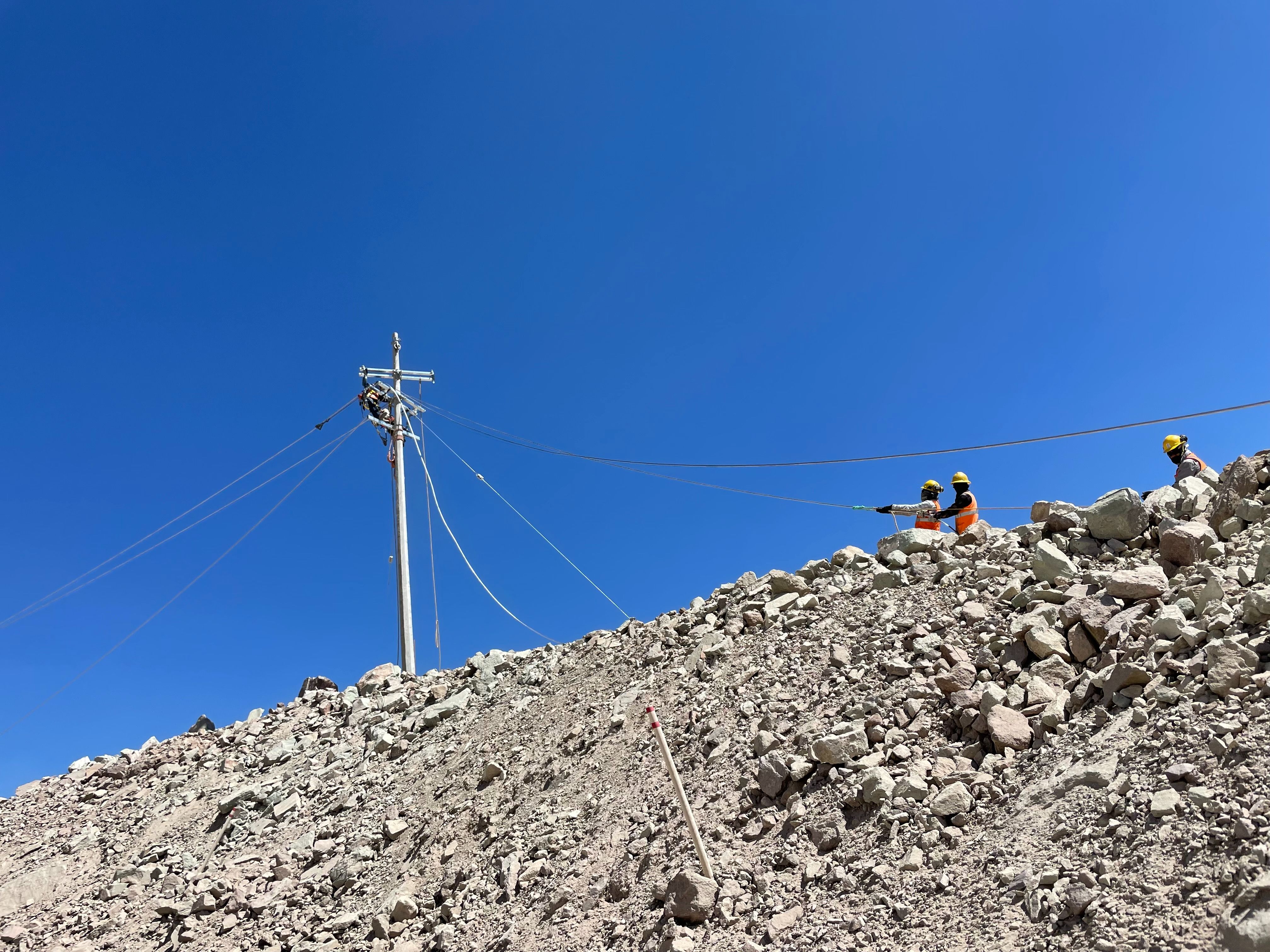 Construction of a new powerline to connect the LNG plant to Ermitaño