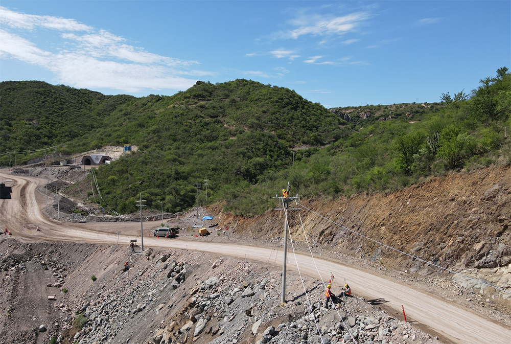 Construction of a new powerline to connect the LNG plant to Ermitaño